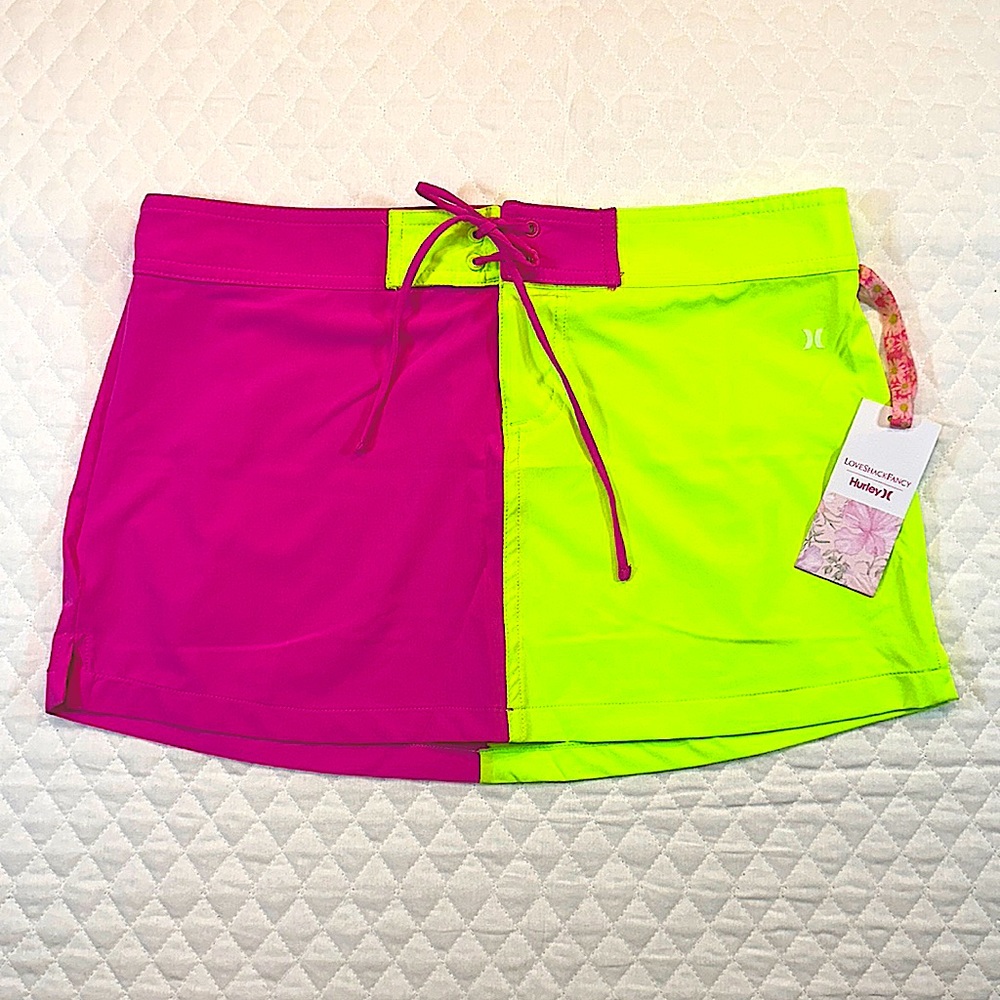 Hurley Solid Blocked Boardie Skirt. NWT. Small. Neon Hot Pink & Green. No Liner.